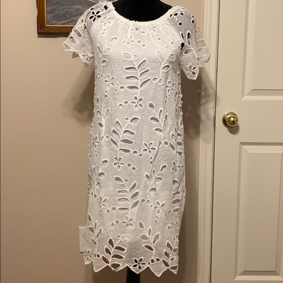 Dresses & Skirts - NWOT Beautiful White Dress
